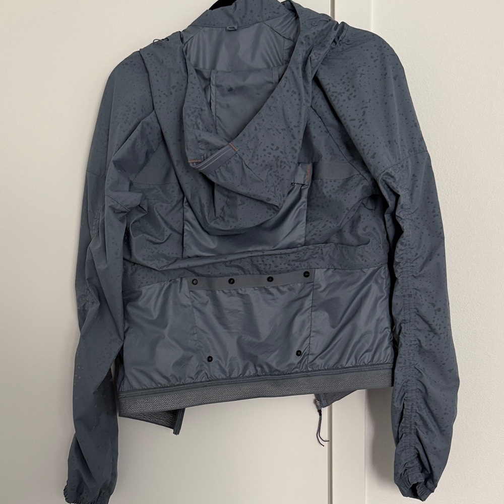 New Balance Women's Blue Hooded Convertible/Packable Jacket - Picture 4 of 6